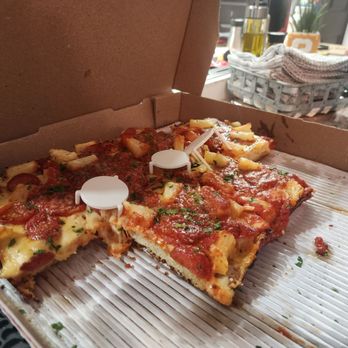 Pizza USA - Detroit pepperoni and pineapple pizza - Pizza Near Me - Bellflower, California