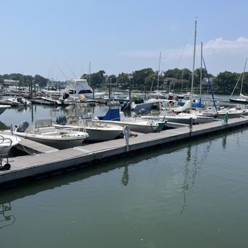 The Restaurant at Rowayton Seafood - Dock view from restaurant. - Seafood Near Me - Norwalk, Connecticut The Restaurant at Rowayton Seafood - Dock view from restaurant. - Seafood Near Me - Norwalk, Connecticut