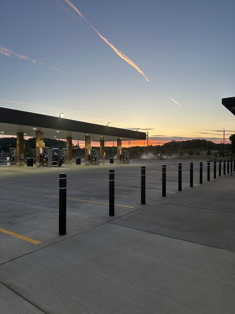 THORNTON’S Updated September 2024 12 Photos 15925 W 159th St