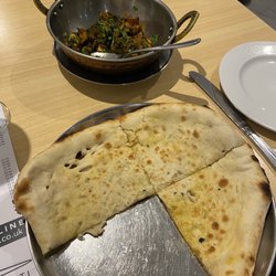Pleck Balti - Cheese naan