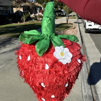 Pinata Los Ninos - strawberry pinata - Party Supplies Near Me - Lawndale, California Pinata Los Ninos - strawberry pinata - Party Supplies Near Me - Lawndale, California