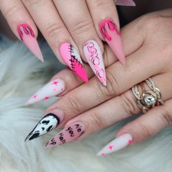 PozhVibe Beauty Studio - Boujee Nail set with Halloween nail art