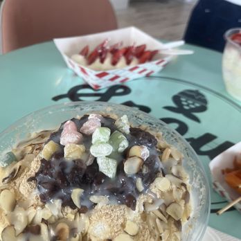 Snowl Cafe - Roasted grain powder bowl - Bubble Tea Near Me - Aurora, Colorado Snowl Cafe - Roasted grain powder bowl - Bubble Tea Near Me - Aurora, Colorado