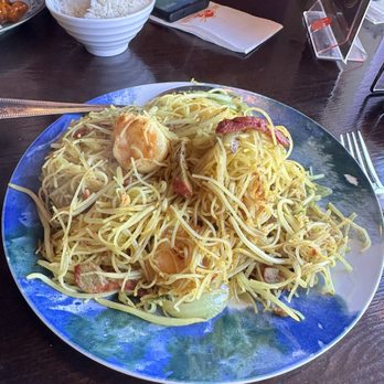 Sun Kitchen Asian Bistro - 7. Singapore Stir Fried Rice Noodles - Sushi Bars Near Me - Brentwood, California Sun Kitchen Asian Bistro - 7. Singapore Stir Fried Rice Noodles - Sushi Bars Near Me - Brentwood, California
