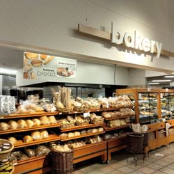 Giant Eagle - Awesome bakery!