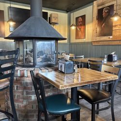 The Declaration Tavern - Dining Room