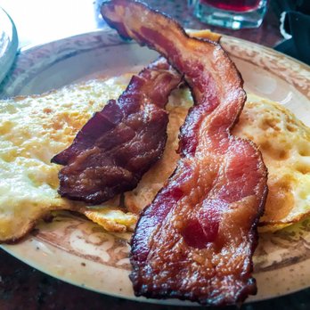 Another Broken Egg Cafe - Bacon & Over-Medium Eggs - Breakfast & Brunch Near Me - Jacksonville, Florida