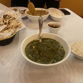 Dawat - Saag paneer, naan - Indian Near Me - Charlotte, North Carolina Dawat - Saag paneer, naan - Indian Near Me - Charlotte, North Carolina