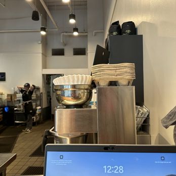 Intelligentsia Coffee - Coffee & Tea Near Me - Chicago, Illinois