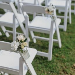 Aisle clutches
Photography by https://rachelwaters.co/ Aisle clutches
Photography by https://rachelwaters.co/