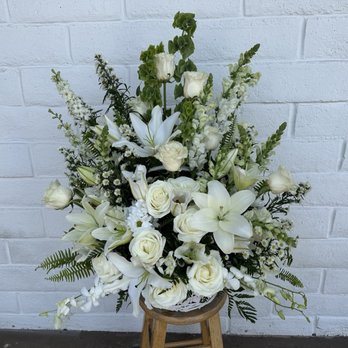 Vickie's Flowers - Florists Near Me - Cypress, California Vickie's Flowers - Florists Near Me - Cypress, California