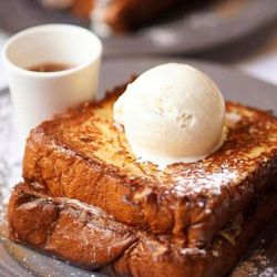 Honey Berry Pancakes and Café
