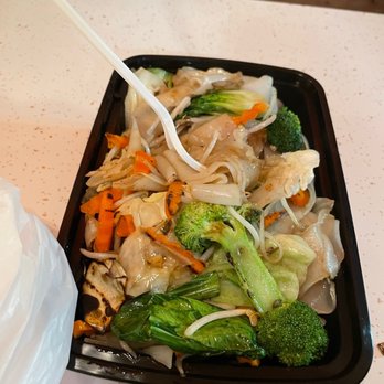Rice Avenue - Vegetable Noodles - Thai Near Me - Sunland, California Rice Avenue - Vegetable Noodles - Thai Near Me - Sunland, California