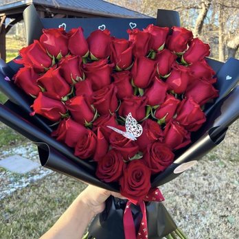 Angelina's Petals - Love roses - Florists Near Me - New York, New York Angelina's Petals - Love roses - Florists Near Me - New York, New York