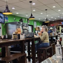 Gino's Deli Stop N Buy  - Dining area