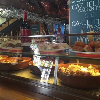 Euskal Etxea Taberna - Basque Near Me - Barcelona, B