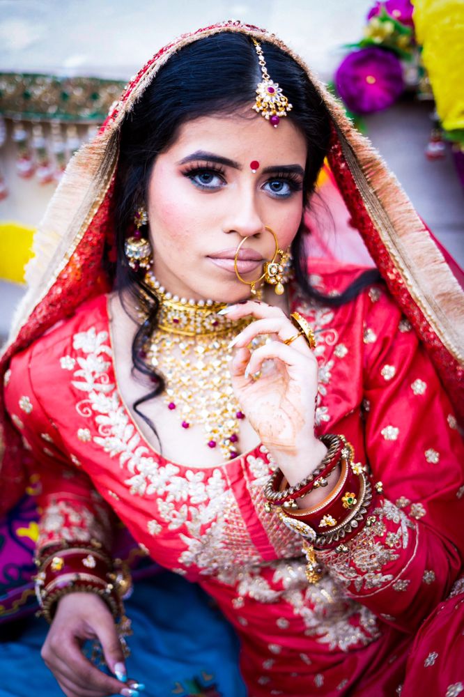 Makeup Elegant by Sonam Logo