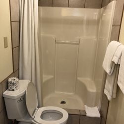 Parkview Motel - Can't believe how clean this place is!