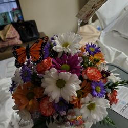 Ladybug's Flowers & Gifts - "Afternoons and Butterflies"
