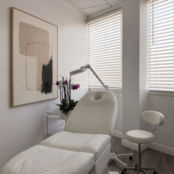 Vesna Aesthetics - Med Room - Medical Spas Near Me - Tarzana, California Vesna Aesthetics - Med Room - Medical Spas Near Me - Tarzana, California