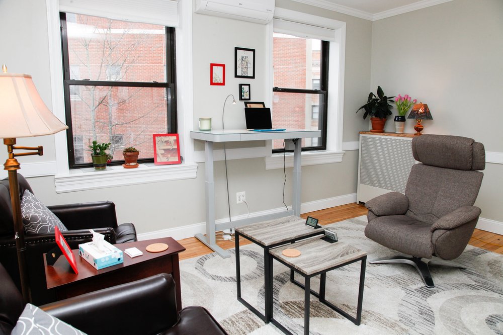 Dan Sutelman, LICSW - child therapist in Brookline, MA