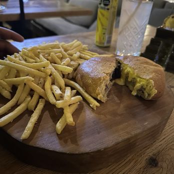 Sonora Grill - Beef Wellington Burger - Bars Near Me - Ciudad de México, DIF Sonora Grill - Beef Wellington Burger - Bars Near Me - Ciudad de México, DIF