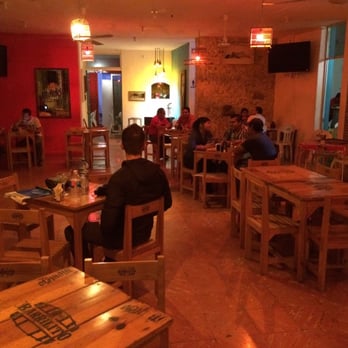 El Cardenal - Inside - clean and lovely atmosphere - Bars Near Me - Mérida, YUC