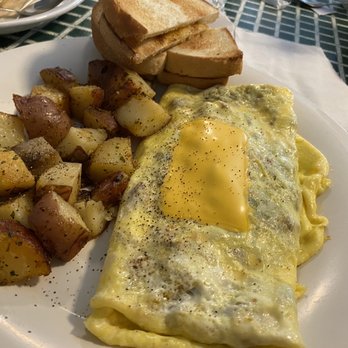 The Highland St Cafe - Breakfast & Brunch Near Me - Mount Dora, Florida The Highland St Cafe - Breakfast & Brunch Near Me - Mount Dora, Florida