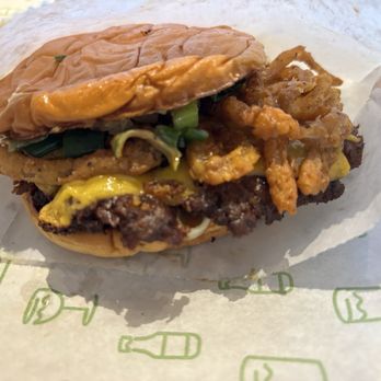 Shake Shack Garden State Plaza - K-Shack BBQ Burger - Burgers Near Me - Paramus, New Jersey