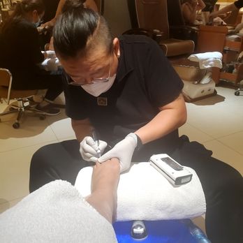 World Star Nails - Happy Feet - Nail Salons Near Me - Tinley Park, Illinois