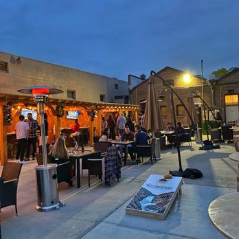 Barcuso - Outdoor space - Pizza Near Me - Upland, California Barcuso - Outdoor space - Pizza Near Me - Upland, California