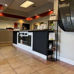 Xtreme Auto Detailing - Lobby