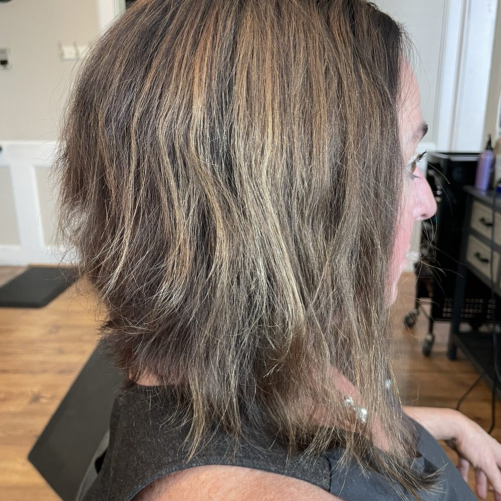 Edge Artistry Salon - another stylist took this picture before she tried to correct my cut and color - Hair Salons Near Me - Heber City, Utah Edge Artistry Salon - another stylist took this picture before she tried to correct my cut and color - Hair Salons Near Me - Heber City, Utah