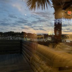 Angus Steakhouse & Seafood