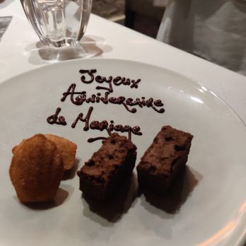 Auberge du Pommier - Spiced madeleines and bite sized brownies - French Near Me - Toronto, Ontario