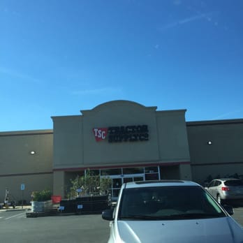 Tractor Supply - Entrance - Nurseries & Gardening Near Me - Hendersonville, Tennessee Tractor Supply - Entrance - Nurseries & Gardening Near Me - Hendersonville, Tennessee