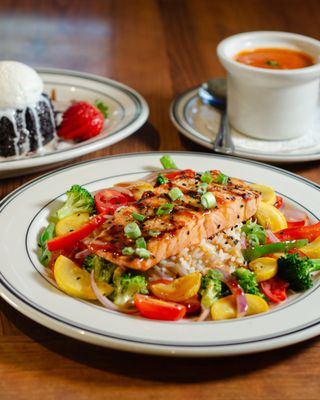 Mimi's Cafe by null