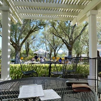 B.R. Cohn Winery - Outdoor tasting - Wineries Near Me - Glen Ellen, California