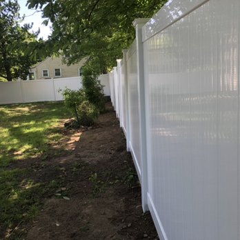 Royalt and Sons Fence - 6' white vinyl privacy fence - Fences & Gates Near Me Royalt and Sons Fence - 6' white vinyl privacy fence - Fences & Gates Near Me