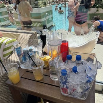 Palm Tree Beach Club - Bottle service - Dance Clubs Near Me - Las Vegas, Nevada Palm Tree Beach Club - Bottle service - Dance Clubs Near Me - Las Vegas, Nevada