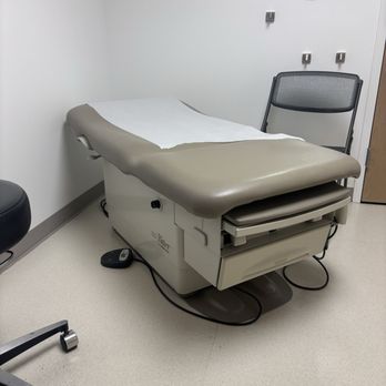 Aaron Apodaca, MD - Examination Room - Internal Medicine Near Me - Bellevue, Washington Aaron Apodaca, MD - Examination Room - Internal Medicine Near Me - Bellevue, Washington