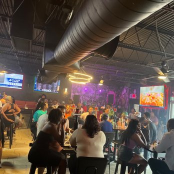 The Locker Room - Space is actually NICE wish they allowed hookah ONLY outside tho! - American Near Me - Houston, Texas The Locker Room - Space is actually NICE wish they allowed hookah ONLY outside tho! - American Near Me - Houston, Texas