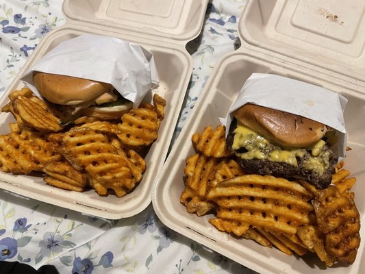 Cal’s Fried Chicken and Burgers by null