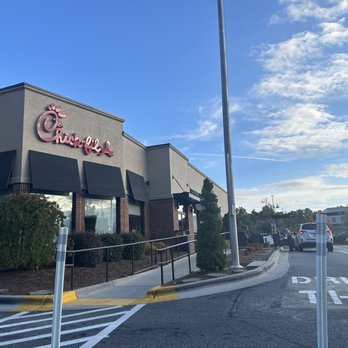 Chick-fil-A - ows the exterior of a chick - fil's restaurant - Fast Food Near Me - Greensboro, North Carolina Chick-fil-A - ows the exterior of a chick - fil's restaurant - Fast Food Near Me - Greensboro, North Carolina