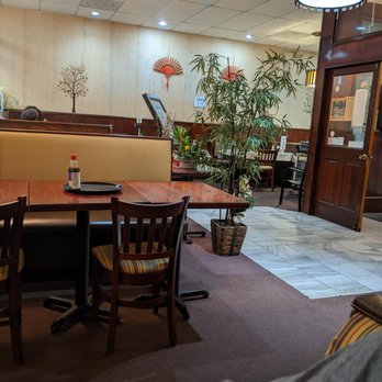 Binh Minh Vietnamese Restaurant - Restaurant is a little dated, but clean overall - Vietnamese Near Me - Greensboro, North Carolina