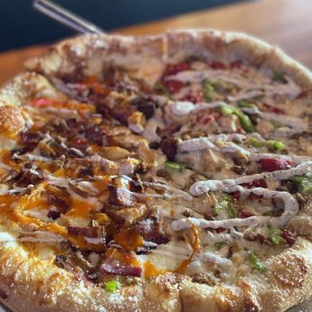 Mellow Mushroom St Peters - 1/2 buffalo chicken and 1/2 Merry Prankster! - Pizza Near Me - Cottleville, Missouri