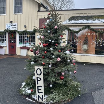Peace Love & Chocolate - Chocolatiers & Shops Near Me - Stockbridge, Massachusetts Peace Love & Chocolate - Chocolatiers & Shops Near Me - Stockbridge, Massachusetts