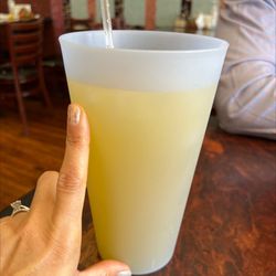 El Banquete - Large size of their passion fruit juice! Delicious and huge cup