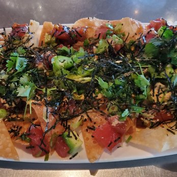 Yard House - Poke nachos - excellent - New American Near Me - Costa Mesa, California
