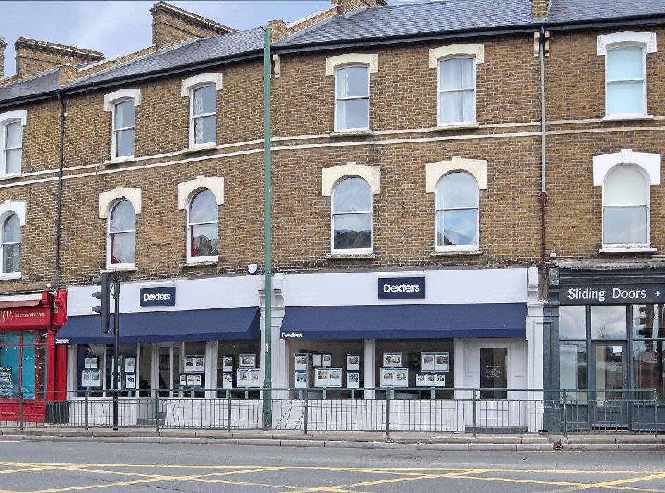 DEXTERS KEW ESTATE AGENTS Updated May 2024 2 Mortlake Terrace